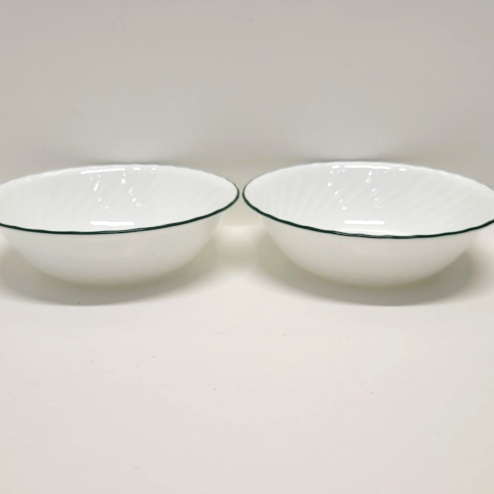 2 Corelle Callaway Green Ivy 8 1/2 Inch Serving Bowls - Excellent condit… - Picture 2 of 9